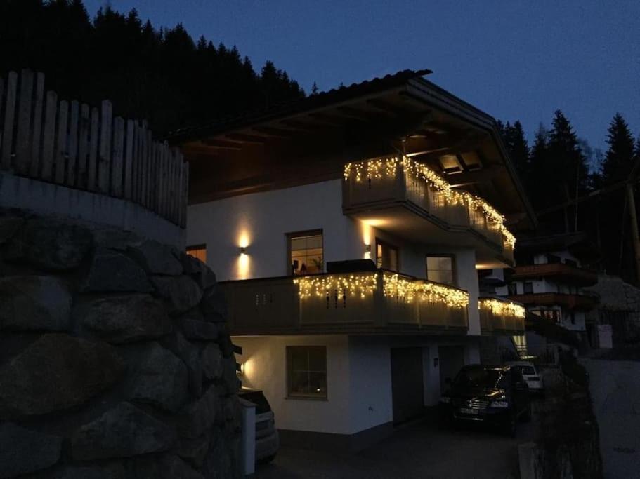 Ferienhaus Zillertal Panorama Blick Balkon Sauna Zellberg Eksteriør billede