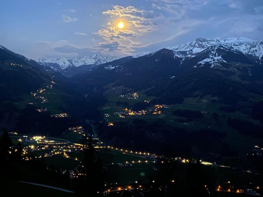 Ferienhaus Zillertal Panorama Blick Balkon Sauna Zellberg Eksteriør billede