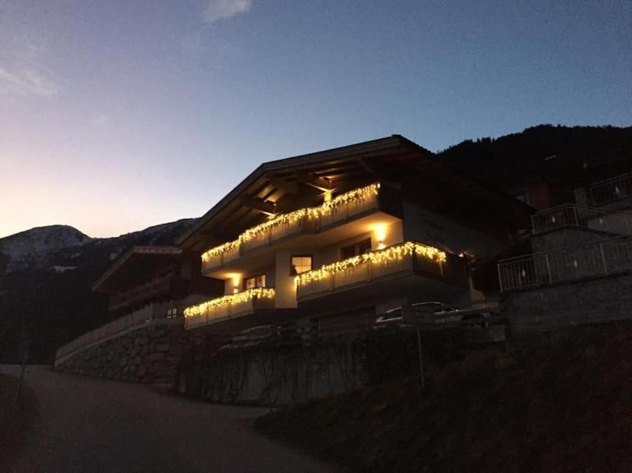 Ferienhaus Zillertal Panorama Blick Balkon Sauna Zellberg Eksteriør billede